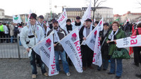 Mitglieder der komba gewerkschaft brandenburg bei der zentralen Kundgebung am 08.03.2011 in Potsdam