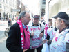 Mitglieder der komba gewerkschaft brandenburg vor dem Bundesfinanzministerium am 22.03.2012
